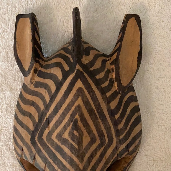 Zebra Sold! See Giraffe Only Listing Next Door! - Picture 4 of 13